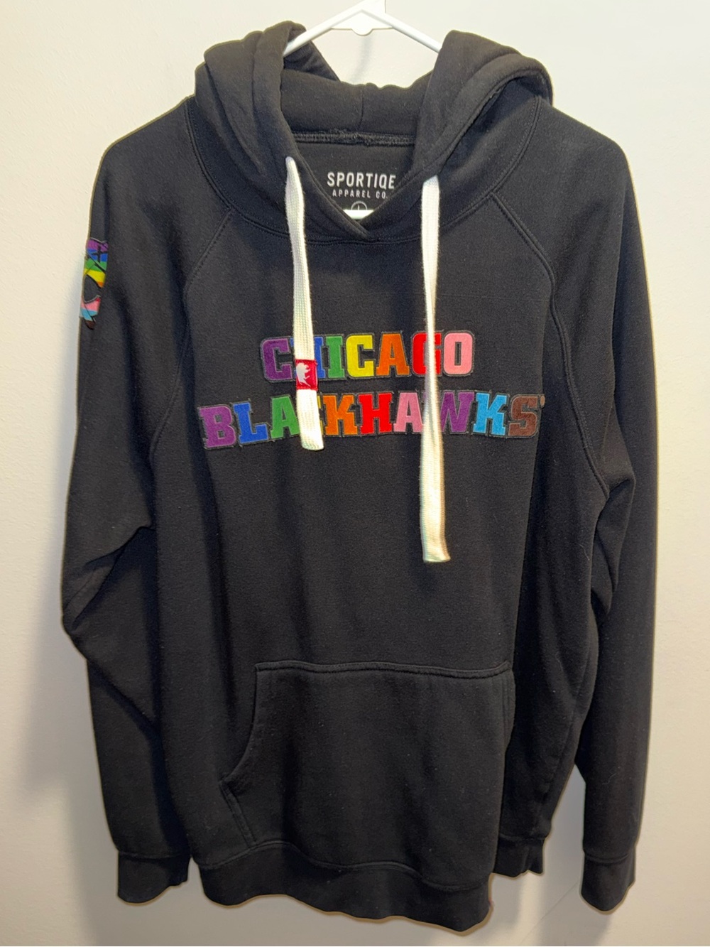 Limited Ed Chicago Blackhawks Black & Rainbow Pride Hoodie Pullover Sweatshirt